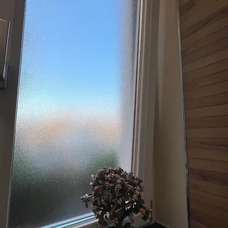 Oda ve Kahvaltı Anemoi 3*